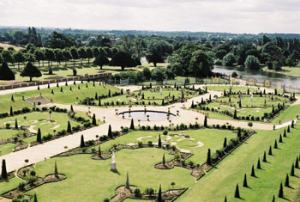 Hampton-Court-Palace: Der Garten der unteren Orangerie