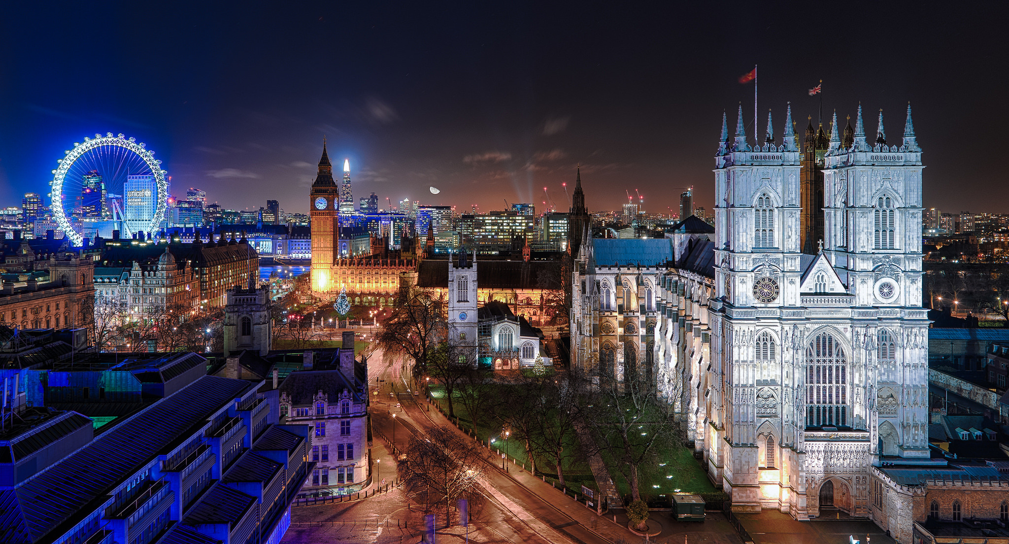 London bei Nacht im offenen Sightseeing-Bus