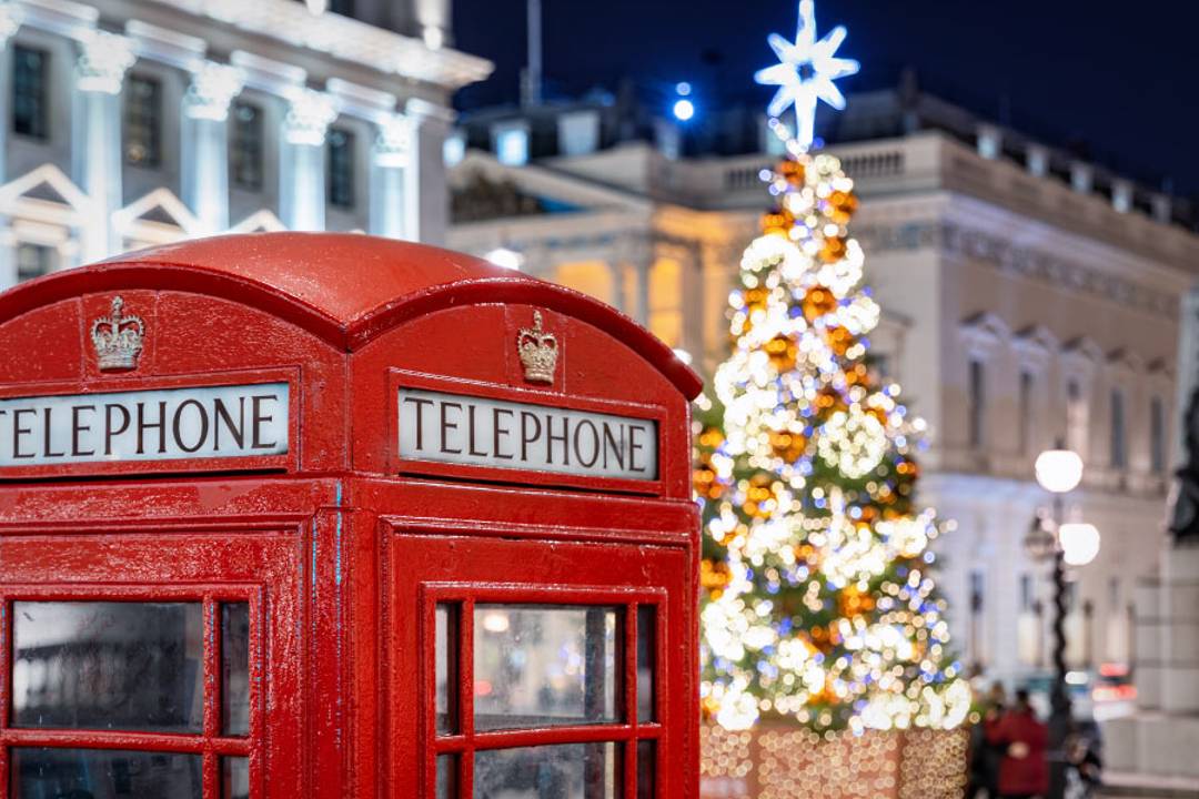 London Christmas Lights Bus Tour With Live Guide