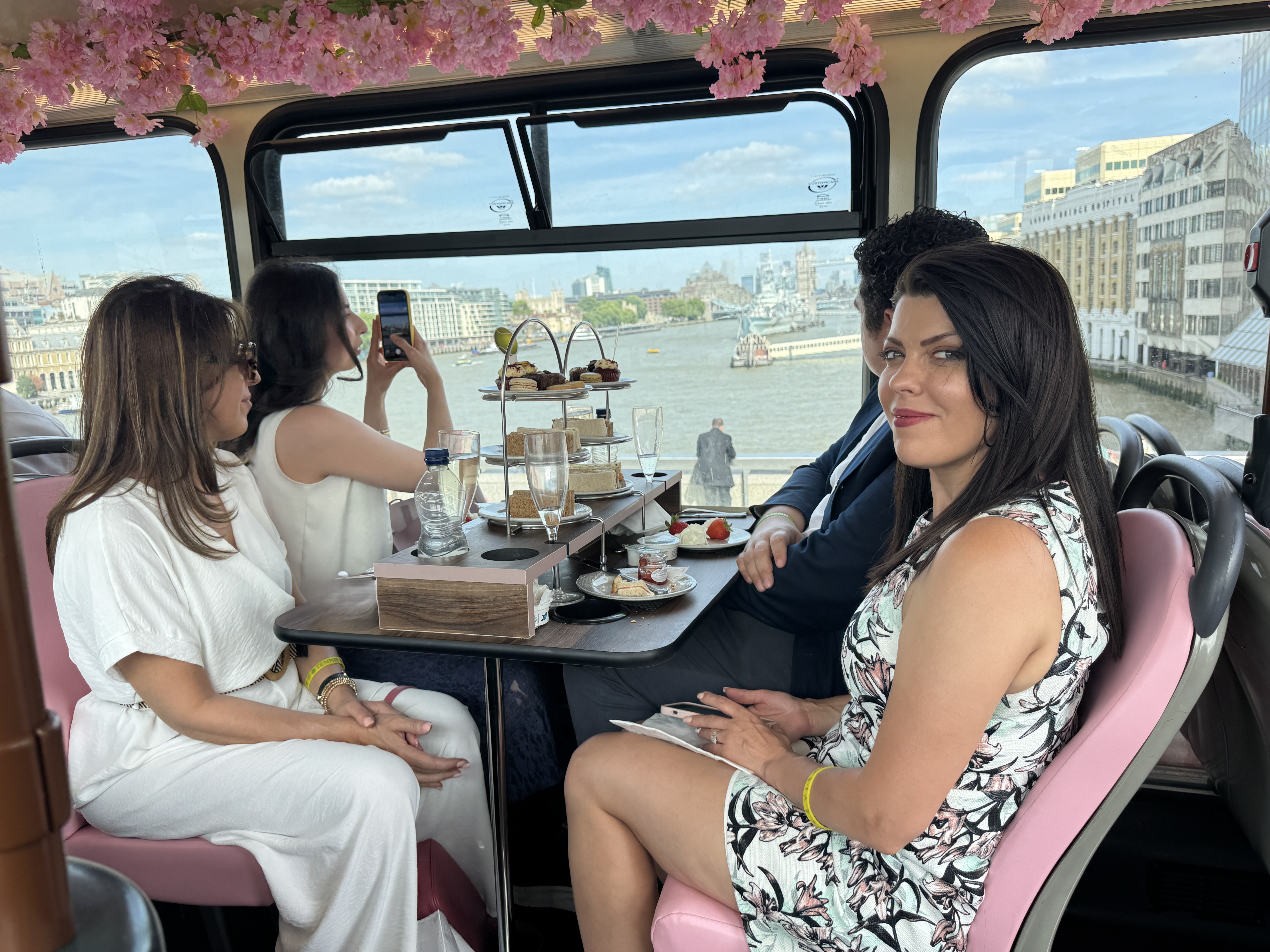 Nachmittagstee-Bus mit Panoramatour durch London