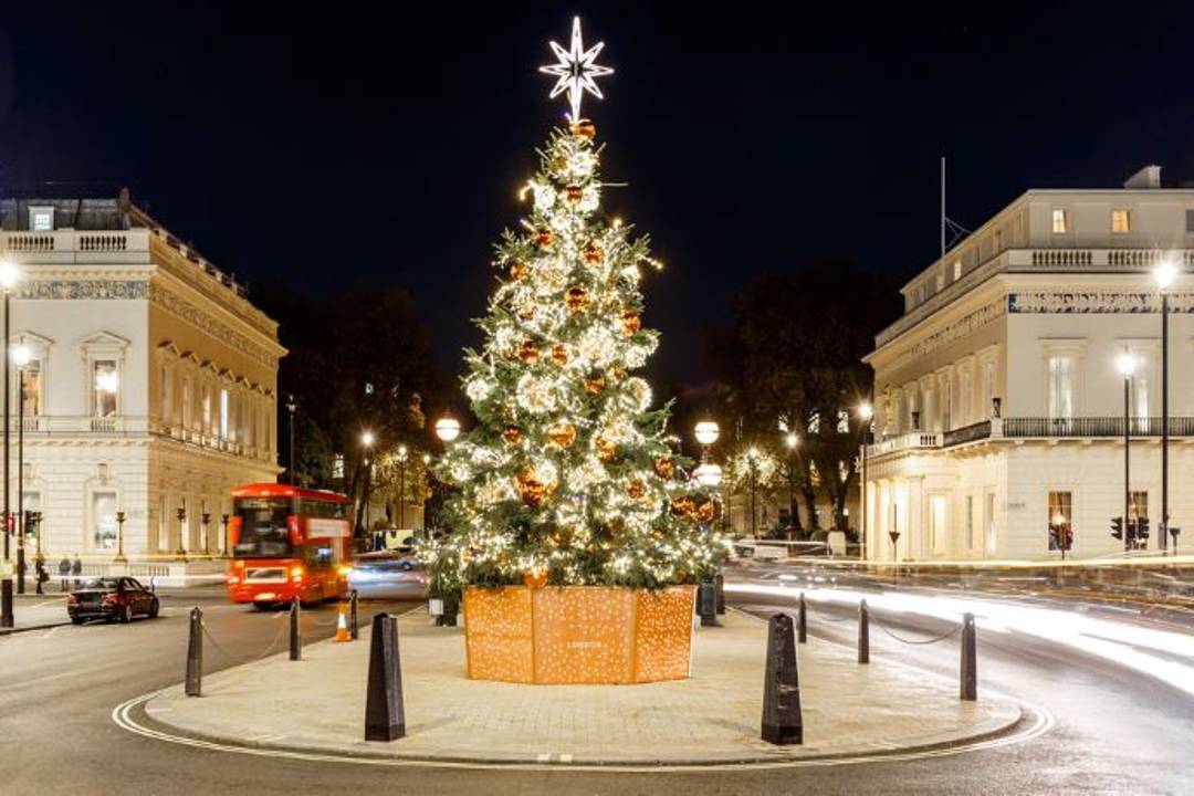 Singalong Christmas Lights Tour with Festive Food & Drinks